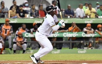 Estrellas ganan el primero frente a Los Toros