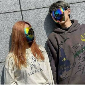 Lanzan en Japón unas curiosas gafas de sol ‘a lo Daft Punk’, que cubren de las cejas al mentón