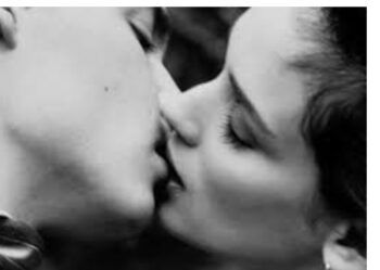 Mujer mata a un hombre porque “se negó a besarla”