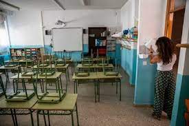 Cierre de escuelas por casos de COVID-19 es potestad de Salud Pública