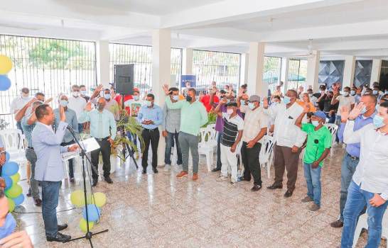 El Partido País Posible (PPP) juramentó a cientos de nuevos miembros pertenecientes al municipio Santo Domingo Este.