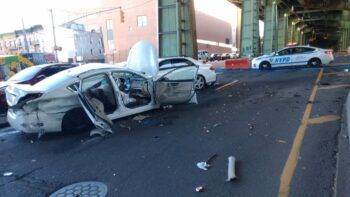 Un muerto y varios heridos tras choque vehicular en Brooklyn