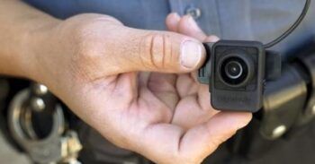 Agentes de la Policía llevarán cámaras en patrullas y uniformes