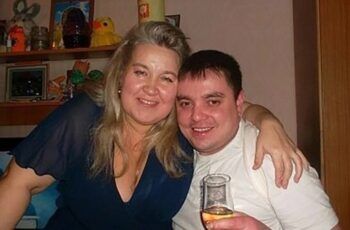 Muere asfixiado por las nalgas de su esposa