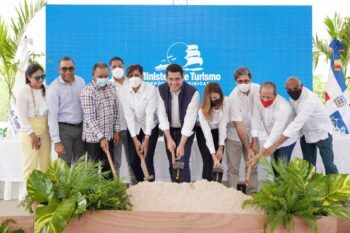 Ministro de Turismo deja iniciado trabajos en Playa Macao con una inversión de 53 millones de pesos