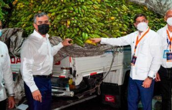 Inespre vende plátanos a peso y pollos a 140 pesos en Expo Cibao 2021