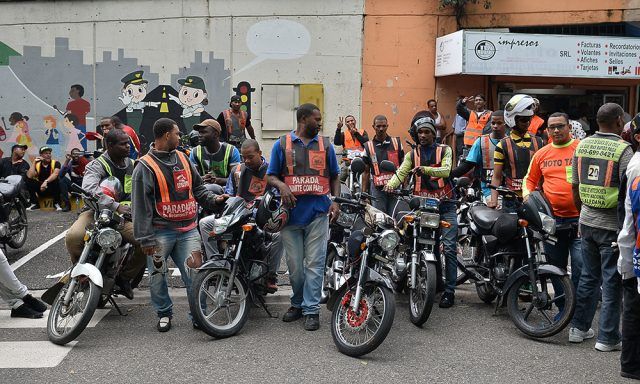 La irresponsabilidad de los motoristas en la República Dominicana: un peligro para todos