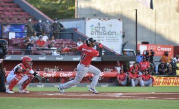 Leones blanquean a los Gigantes