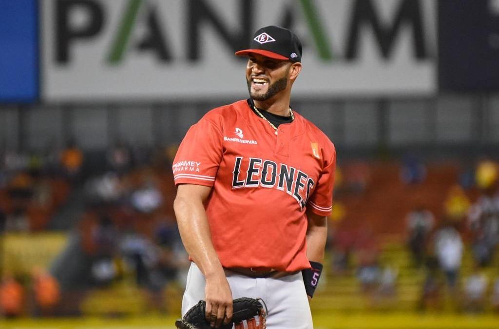 Águilas caen frente al Escogido