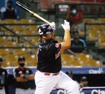 Leones derrotan a Gigantes