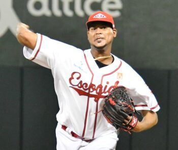 Leones blanquean a las Estrellas