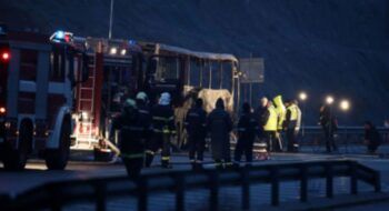 Mueren 45 personas tras incendio de un autobús de pasajeros en Bulgaria