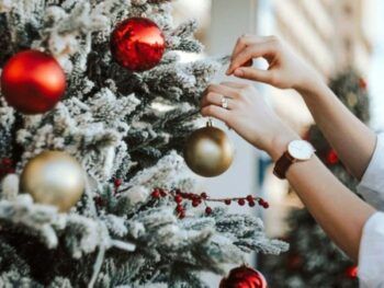 Familia es multada por poner el arbolito “ante de tiempo”