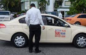 Taxistas llaman a paro laboral tras no cumplirse acuerdo con Uber