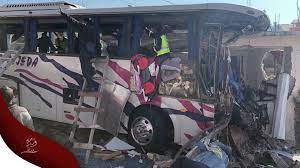 Mueren 19 personas en México tras choque de un autobús contra una vivienda