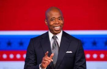 Adams explota contra la inmigración masiva que sufre NY