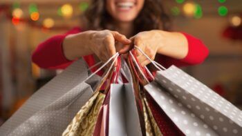 Compras de navidad, una tradición que resiste la pandemia en 2021