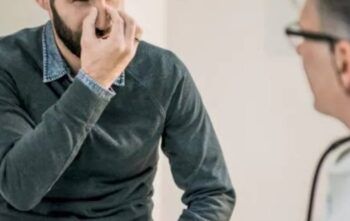 Padecía dificultades para respirar y le descubrieron que tenía un diente en la nariz