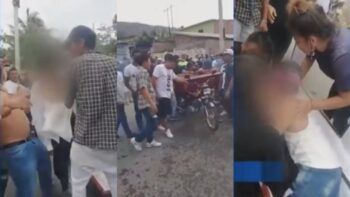Grupo de jóvenes despedían a su amigo y sacaron el cadáver para un “último paseo en moto”