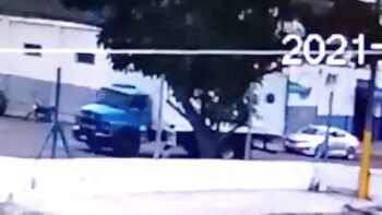 Una mujer sin experiencia en conducción se sube a un camión descontrolado y evita un accidente en Brasil