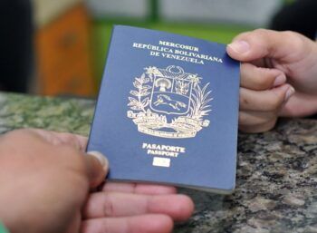 México impondrá visas a venezolanos para frenar tráfico a EEUU