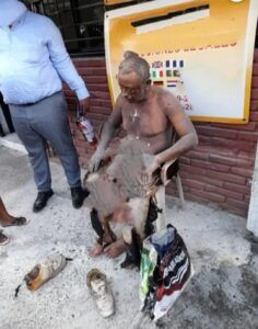 Hombre se prende fuego en reclamo de justicia frente a la Fiscalía