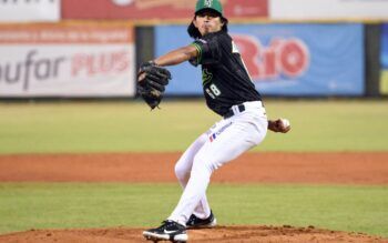 Estrellas despiden a los Toros con lechada 4-0