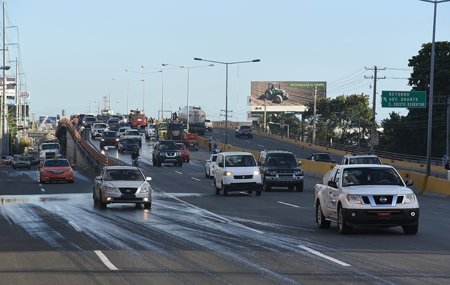 Cerrarán carril en elevado km 12 de autopista Duarte por trabajos de iluminación