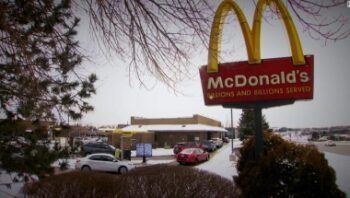 Empleada de McDonald’s le salva la vida a un cliente