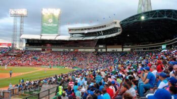 Pro Consumidor y equipos de béisbol enfrentarán mercado negro; acuerdan vender boletas limitadas