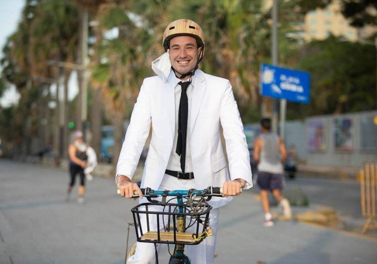 Regidor Mario Sosa enciende las redes con desnudo