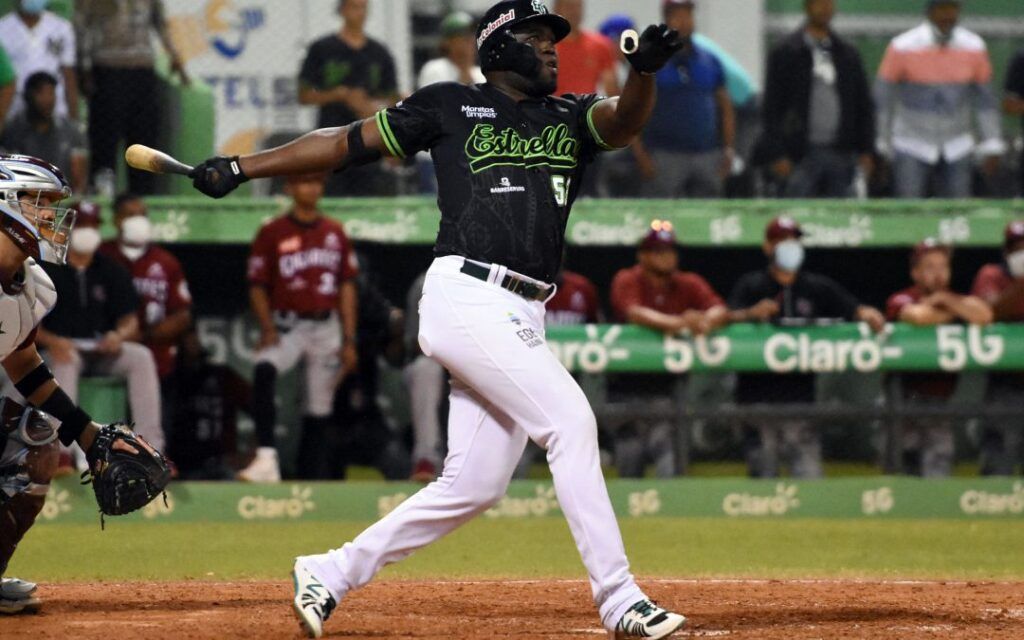 Jonron de Pimentel guía triunfo Estrellas vs Gigantes; empatan segundo lugar RR