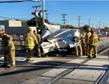 Rescatan piloto de una avioneta que aterrizó de emergencia