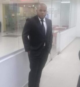 Muere joven tras chocar con camion en la Autopista Duarte