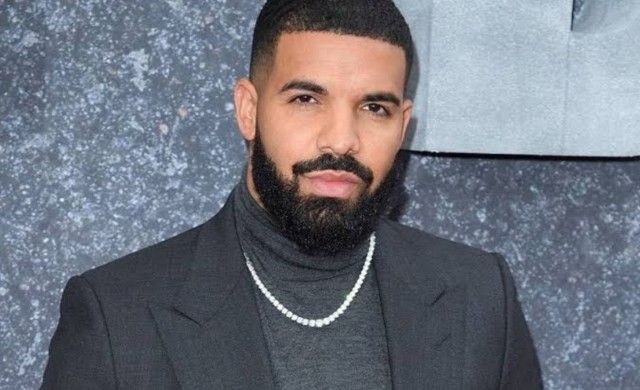 Modelo demanda a Drake por usar salsa picante en un condón