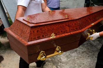 ¿Llevaron un hombre muerto a cobrar su pensión?