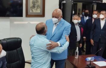 La ADP acepta volver a las aulas de forma presencial