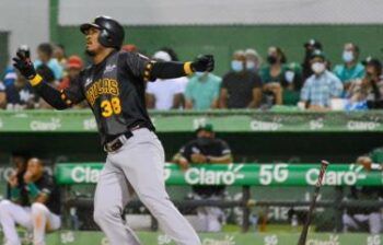 Águilas ganan y provocan triple empate