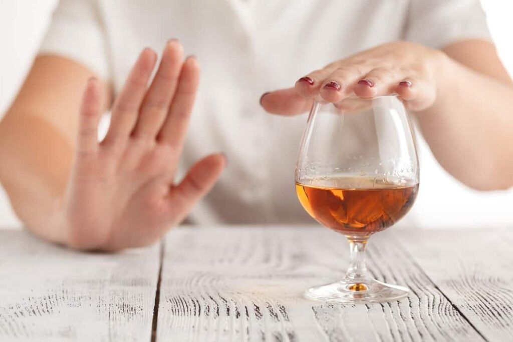 ¿Cuáles medicamentos no deben mezclarse con alcohol?
