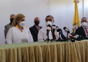 Médicos advierten sistema hospitalario pudiera colapsar por ola covid