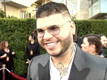 Premios Lo Nuestro honrará a Vicente Fernández y a Farruko