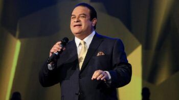 Tony Vega es hospitalizado en EEUU