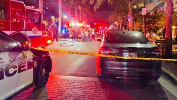 Un muerto y varios heridos tras carro chocar contra un restaurante en Miami Beach