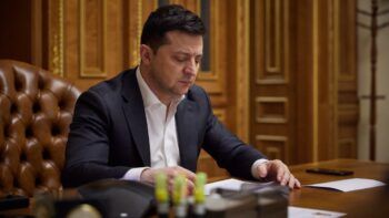 El presidente de Ucrania es un comediante que llegó a la presidencia con el 70% de los votos