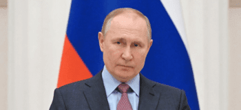 Moneda rusa se desploma a mínimos históricos y bolsa de Moscú permanece cerrada