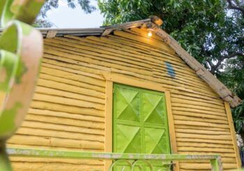 Edesur ilumina la turística zona El Recodo, tras 30 años con su principal vía apagada