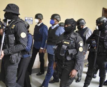 Ratifican prisión preventiva a tres oficiales en el caso Coral 5G