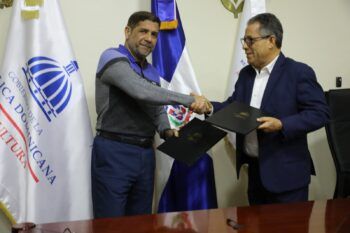 Firman acuerdo para fomentar agricultura familiar en comunidades de escasos recursos