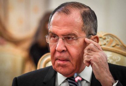Doble boicot a ministro ruso Lavrov retrata aislamiento diplomático de Moscú