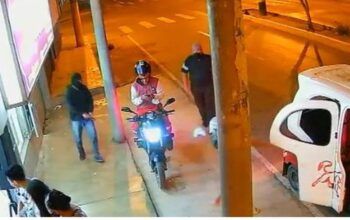 VIDEO. Ladrón mata por error a su cómplice durante un asalto